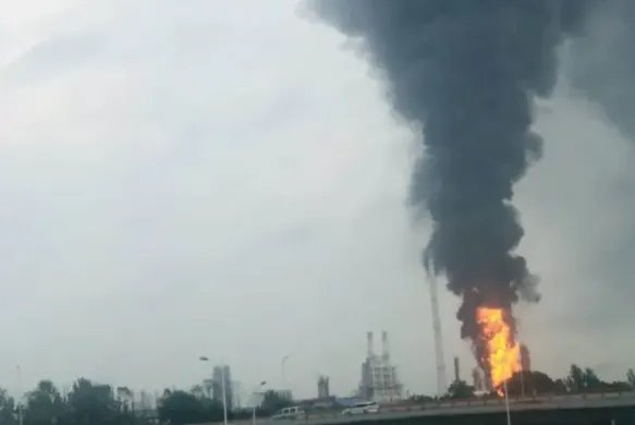 南京一石化公司发生火灾是否有人员伤亡？