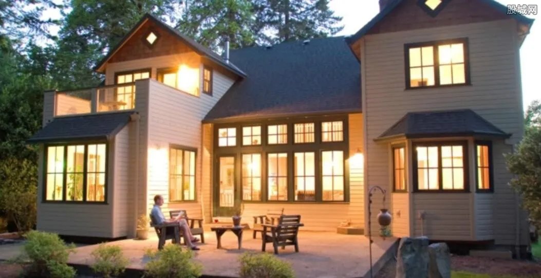 姑娘亲手建别墅 深山中寻找生活真谛