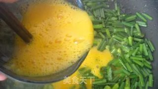 韭菜花炒鸡蛋