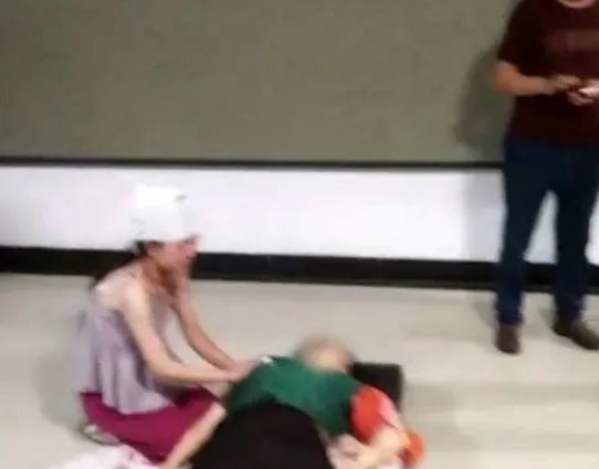 收卫生费引冲突是怎么回事?