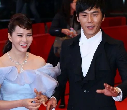 伊能静庾澄庆的儿子正面照曝光 揭两人离婚原因