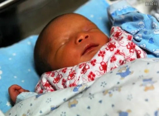 幽灵婴儿震惊眼球 美国女子产下婴儿体内无血液