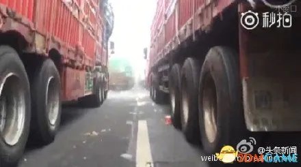 进京货车因雾霾堵车三天未挪一步:各大快递惨了