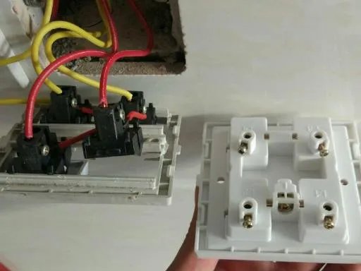 红色线是火线还是零线