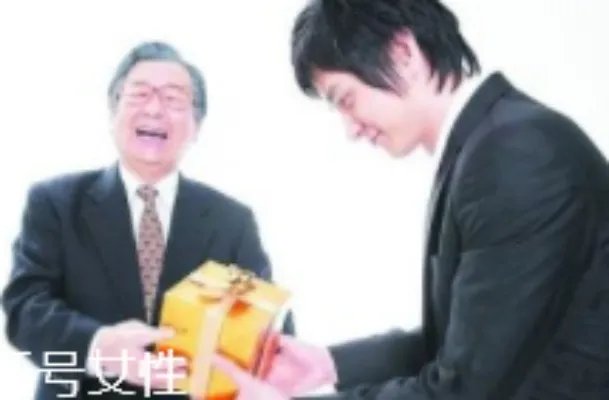 给领导送礼怎么说合适？真诚并且要注意分寸