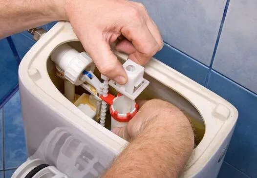 马桶漏水的原因 自己解决马桶漏水维修