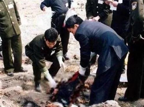 实拍99年温州空难 现场惨不忍睹(图)