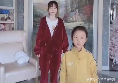 李小璐晒甜馨练舞蹲马步的视频,甜馨的状态看起来如何?