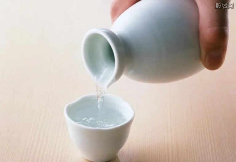 疑躲交警跳河溺亡 开车不喝酒不就没事