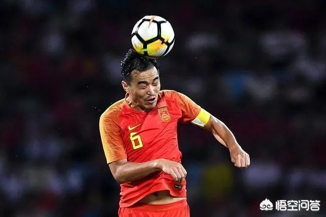 国足输给伊朗以后状态如何？他们在回国的飞机上会做什么？