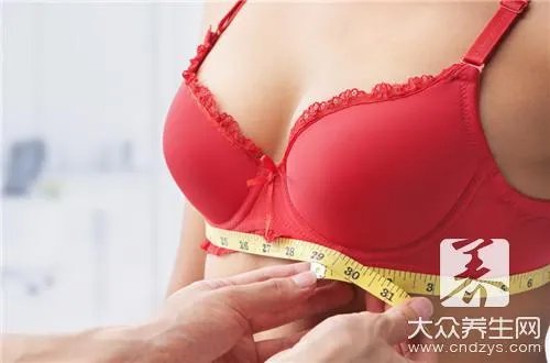 如何快速解开胸罩