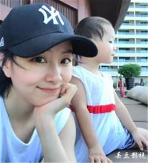 李慧珍的孩子是哪来的领养的吗 歌手李慧珍得的什么病现在好了吗