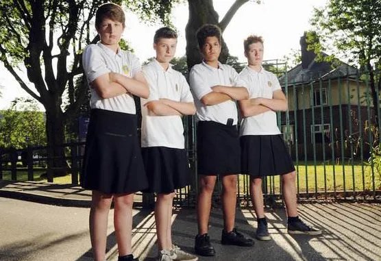 英男生穿裙子上学是叛逆还是自由呢?