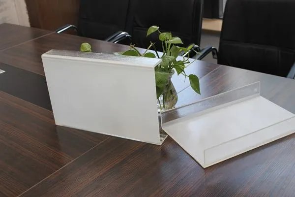 谁知道U型玻璃大约的价格？