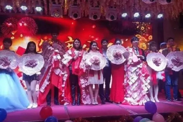 员工年会抽中一套房老板反悔,老板反悔合理吗?