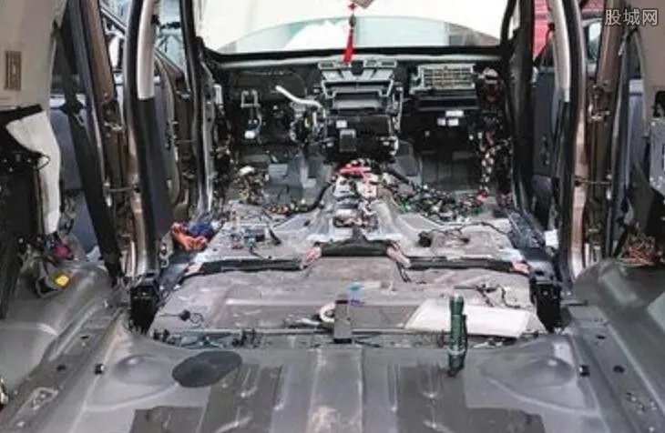 百万豪车住进老鼠 动物啃坏算车险赔偿范围吗