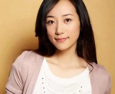 韩雪的老公万山资料简介相差几岁 万山是谁的儿子家世背景惊人