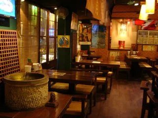 男生将寝室改成居酒屋,是怎么回事?