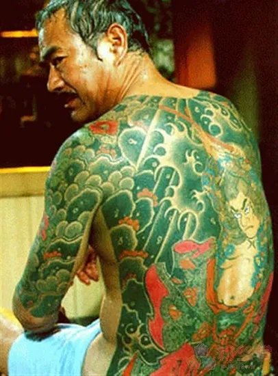 千叶真一纹身图片 两天带18个助理被《风云2》踢飞