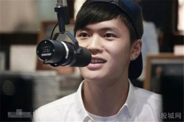 宁桓宇妈妈去世了吗家庭背景曝光 中国第一男神宁桓宇为何叫七哥