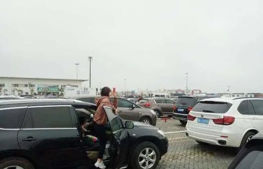 海口还有旅客滞留吗?