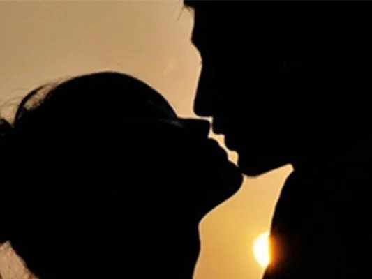 【图】王乐乐余声接吻图曝光  揭秘二人的详细资料