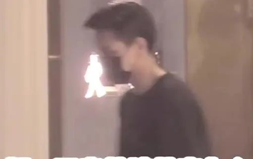 胡一天方否认与章若楠恋情,胡一天遛鸟事件是怎么回事