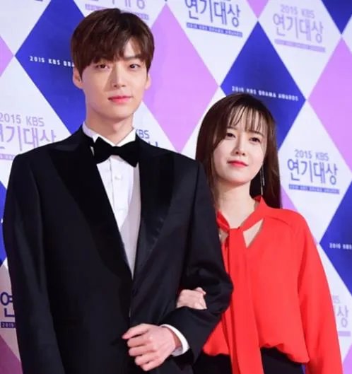 安宰贤八卦嫌老婆这不性感：曾坦言喜欢大胸部异性