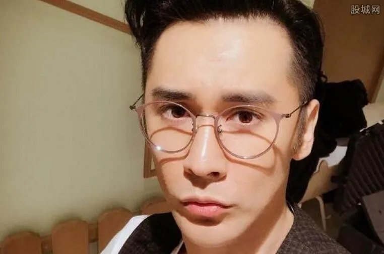 张伦硕整容前竟是这般模样 张伦硕整容是怎么回事