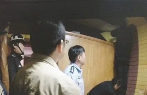 嫌吵买来震楼神器报仇雪恨   我行我素的后果是害人害己！