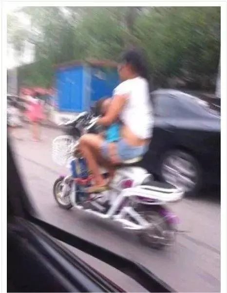 豪放喂奶照来袭,您还能hold住么?