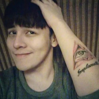 宾俊杰纹身图片曝光引热议 独家回应“男男恋”