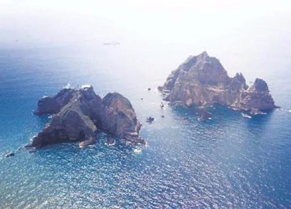 为什么日本再炒中国军舰侵入领海呢?