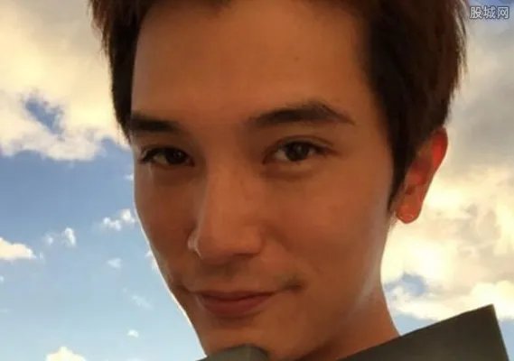 邱泽李毓芬公开恋情 邱泽的现任女友是李毓芬吗?