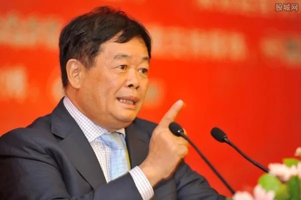 曹德旺称不要认为穿袈裟就是和尚 意有所指揭背后内幕