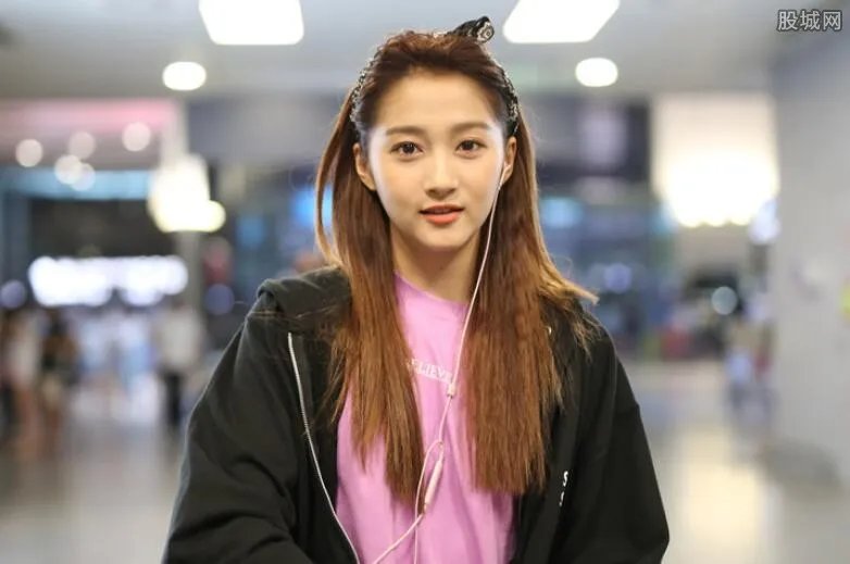 关晓彤扮演玛丽苏 与四千年美女合作一争高下