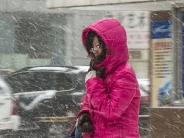 冷空气南下，南方降雨将持续至春节前，这场雨下的到底是好还是坏？