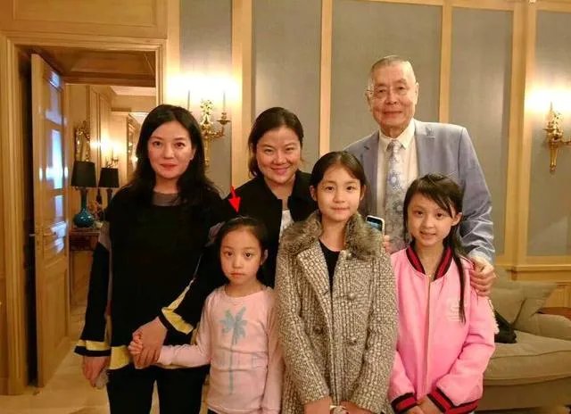 赵薇酒庄举办晚宴用什么接送的宾客?