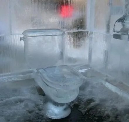 世界上最恐怖的厕所,紧张到你方便不出来