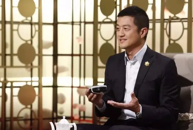 李嫣为李亚鹏庆生,李亚鹏生日当天还有谁一起为李亚鹏庆生了?