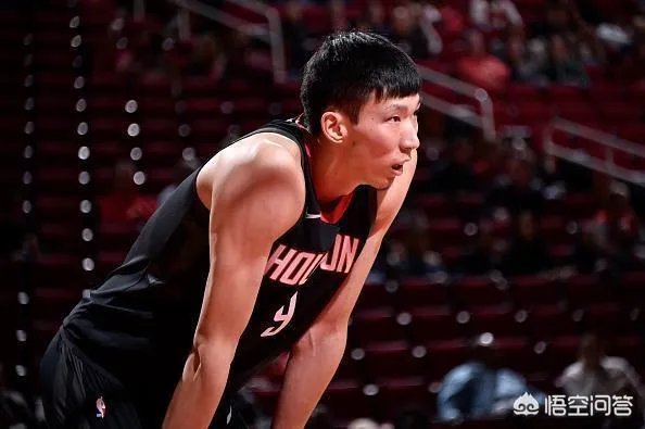 周琦被火箭队裁员，回CBA和留NBA，哪种选择更利于周琦篮球生涯发展？