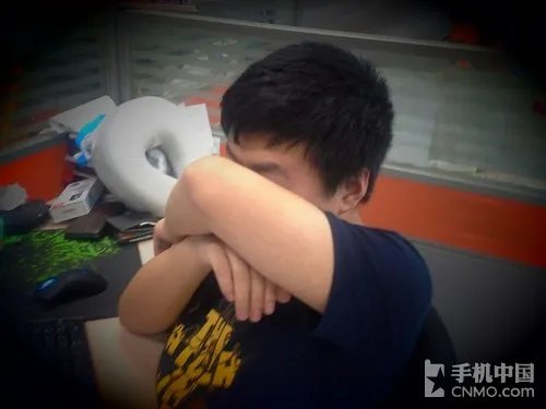 4英寸炫屏超薄WP7.5 三星Omnia M体验