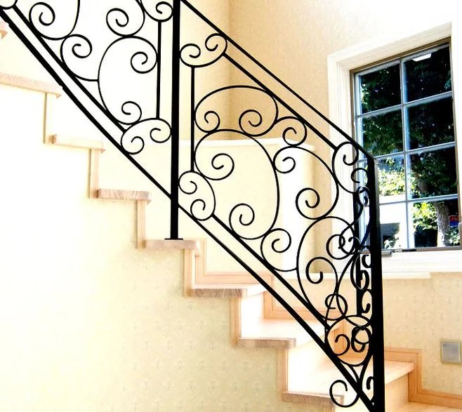 铁艺楼梯扶手价格是多少 铁艺楼梯扶手如何保养