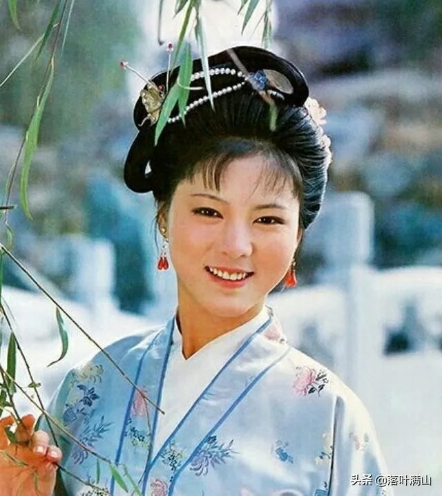 袭人嫁给蒋玉菡的寓意