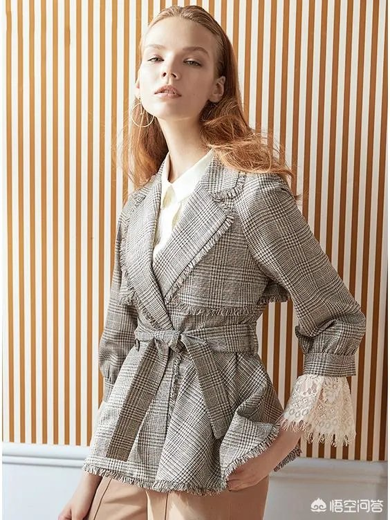 今年秋季流行什么衣服？