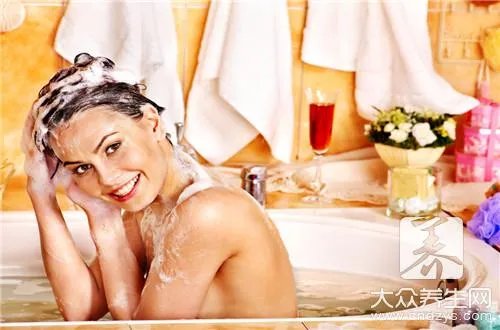 染发第二天可以洗头吗