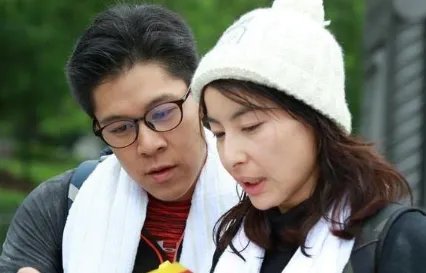 郭晶晶座驾曝光，嫁给霍启刚后车库首公开，为什么王思聪看了都自叹不如呢？