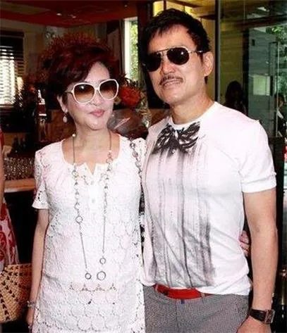 狄波拉现任老公简历曝光 两人穿情侣装恩爱逛街