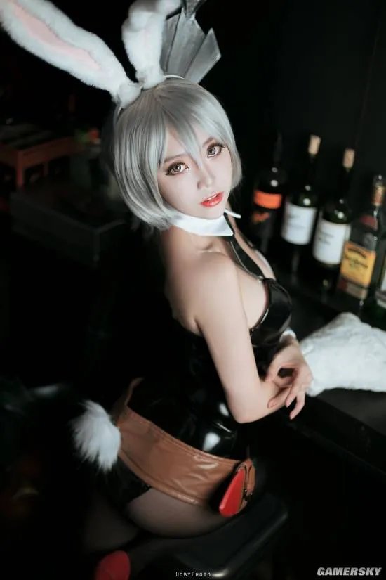 韩国美少女COS兔女郎瑞文 火辣黑丝豪乳让人喷血