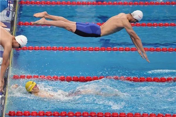 我国破三个世界记录的游泳员，你知道是哪一位吗？